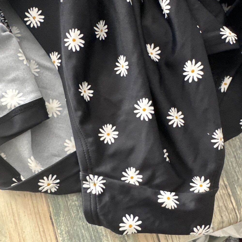 Old Navy Plus Size 3X One Piece Swimsuit Black White Floral Ruched Tummy Control - Picture 11 of 16